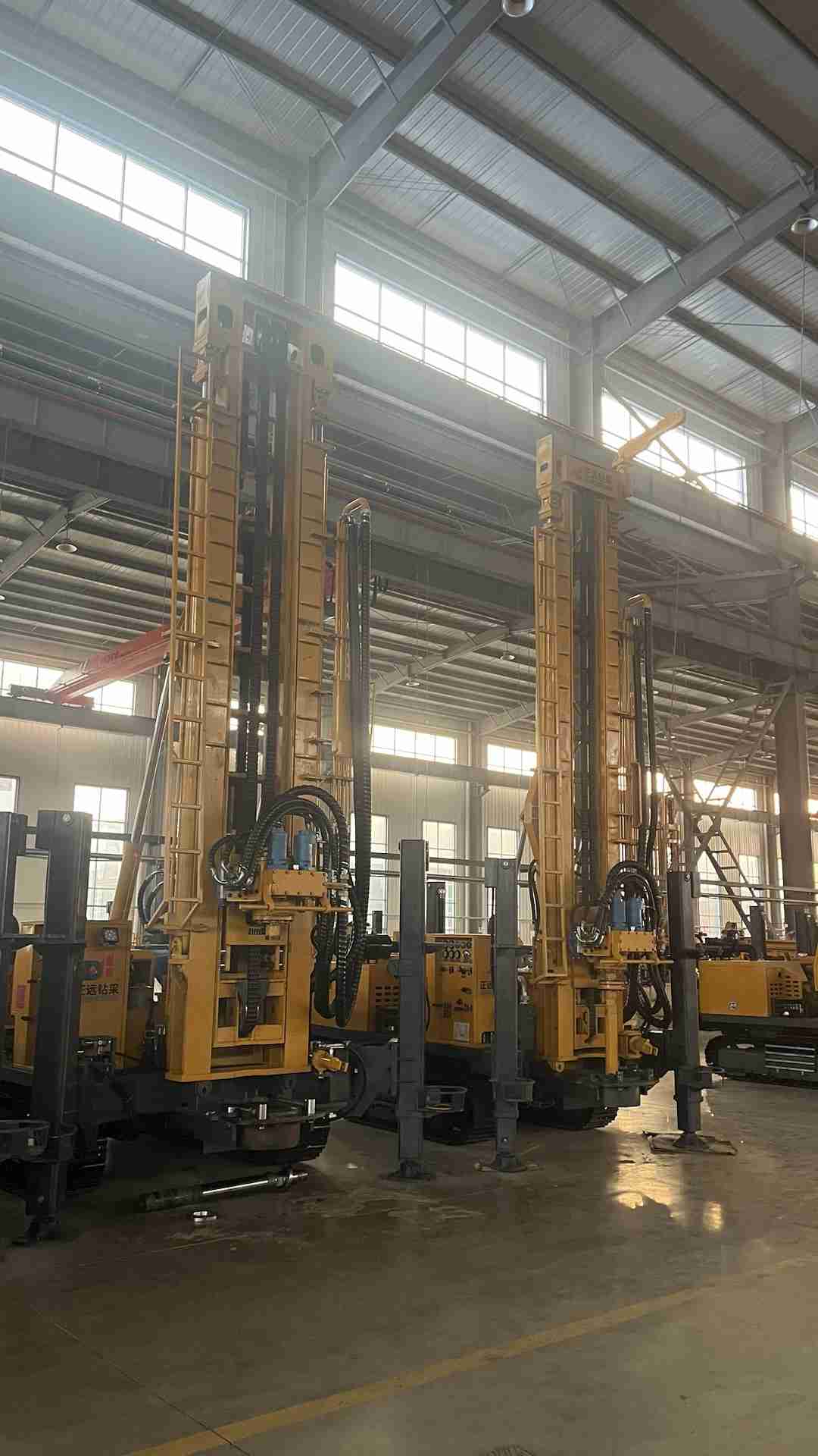 Tracked Ws Rig SL500S tracked water well drilling rig - KING KONG DRILLS LIMITED